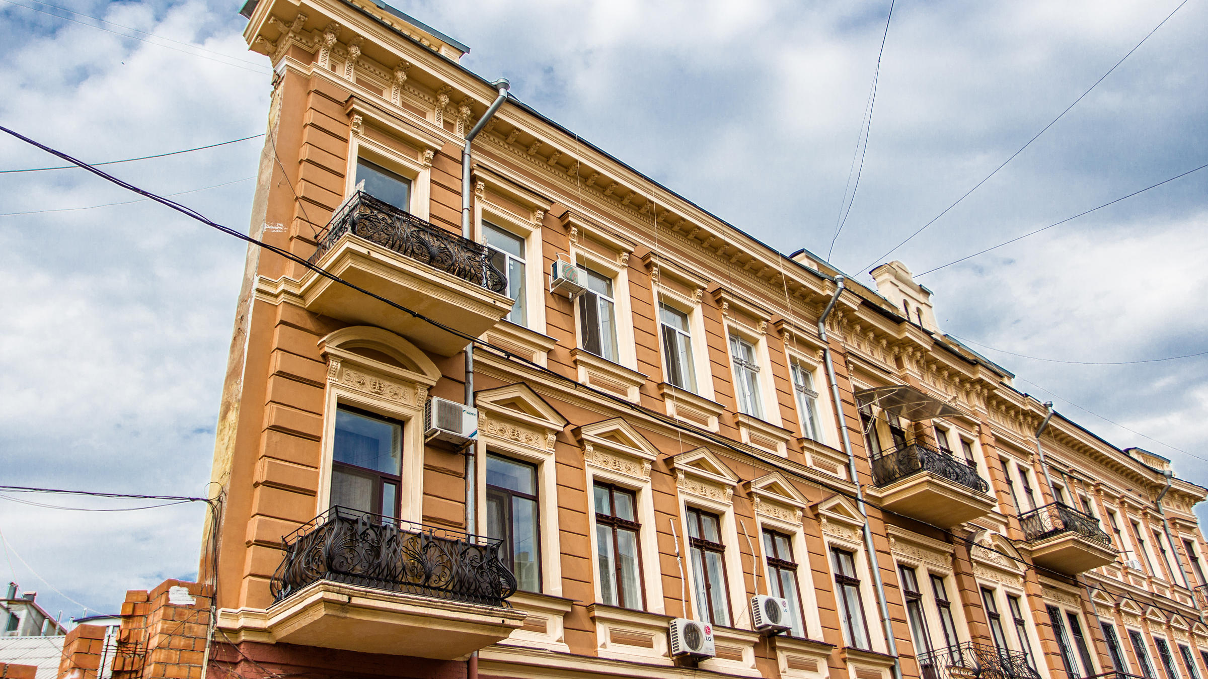 flat-house-Vorontsov-Lane-in-Odessa